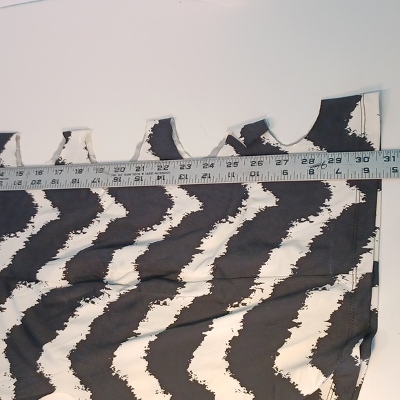 NEW! BLVD Collection black/white dress with side cut outs 5418 - Picture 11 of 13